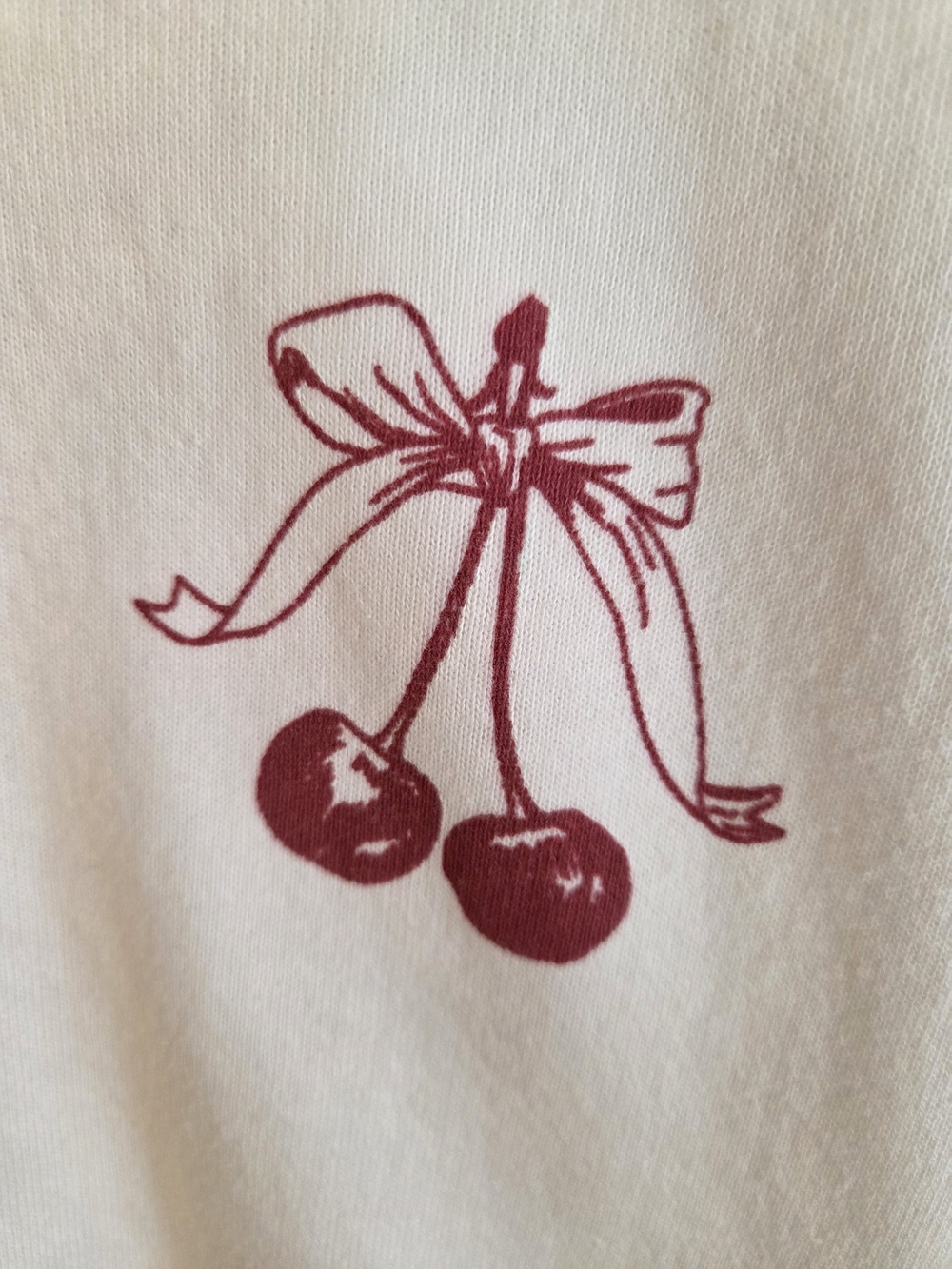 🍒 White Sweatshirt with Ribbon Cherries Print - Picture 3 of 4